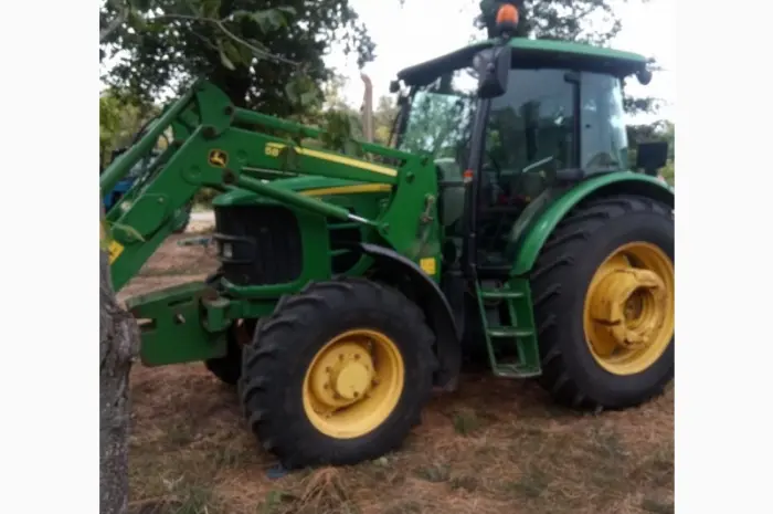 Колісний трактор John Deere 6130D- фото № 1
