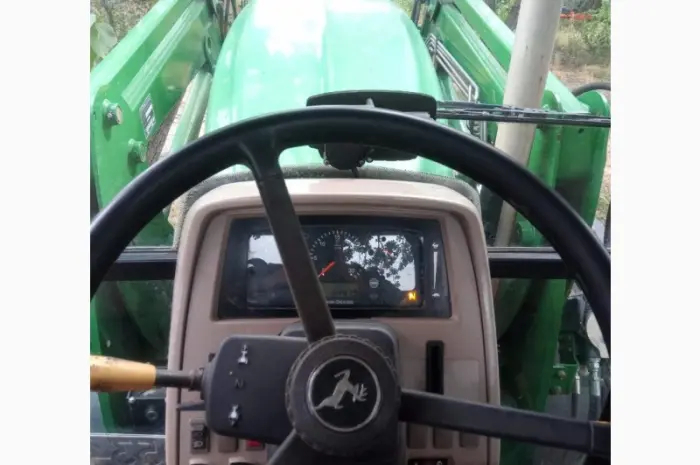 Колісний трактор John Deere 6130D- фото № 8