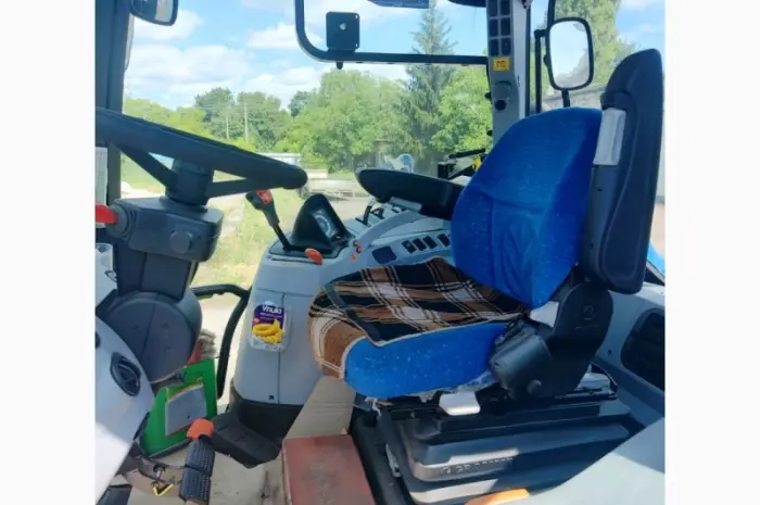 Трактор New Holland T6050 DELTA- фото № 3