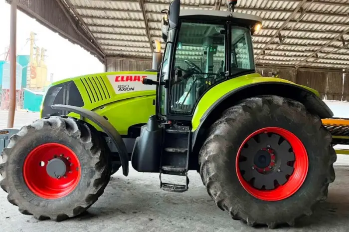 Трактор колісний Claas Axion 850- фото № 1