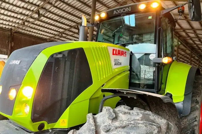 Трактор колісний Claas Axion 850- фото № 3