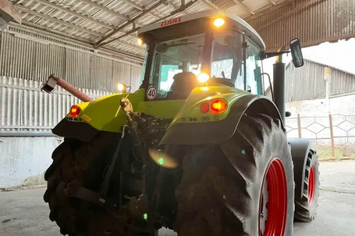 Трактор колісний Claas Axion 850- фото № 5