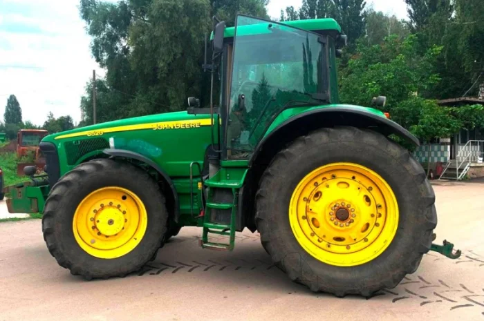 Трактор John Deere 8520- фото № 1