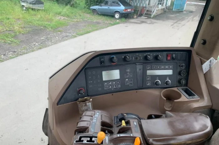 Трактор John Deere 8520- фото № 6