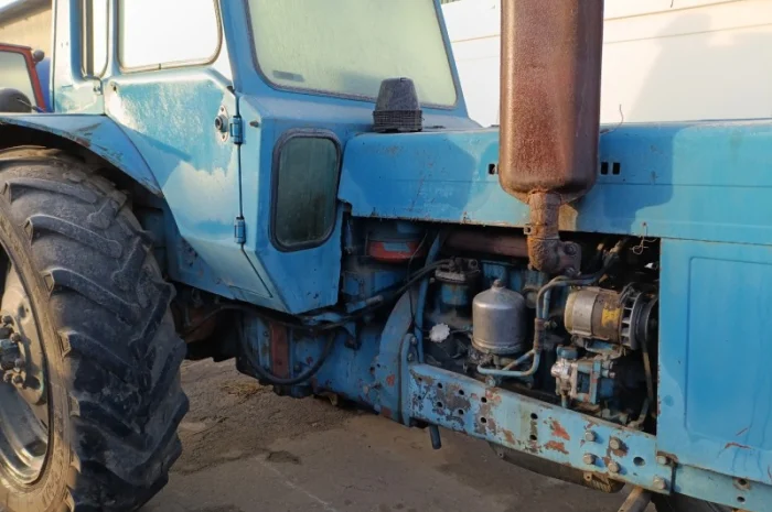 Трактор (сільхозтехніка) МТЗ 80- фото № 3