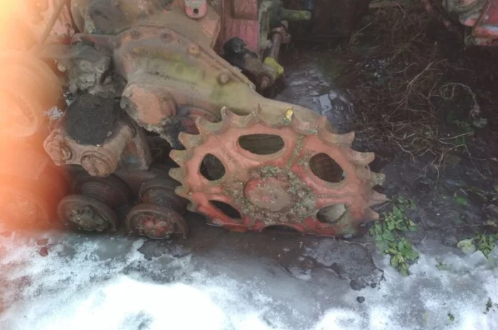 Пр. трактор Т-70 по запчастях, с гусеницей- фото № 2