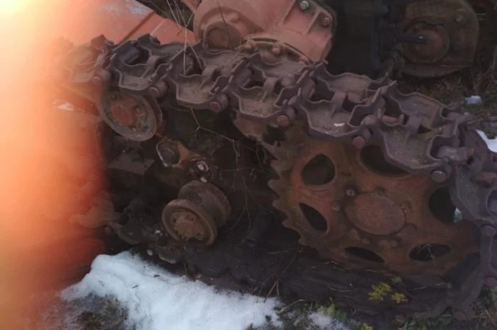 Пр. трактор Т-70 по запчастях, с гусеницей- фото № 3