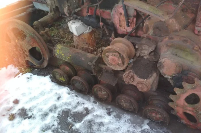 Пр. трактор Т-70 по запчастях, с гусеницей- фото № 4