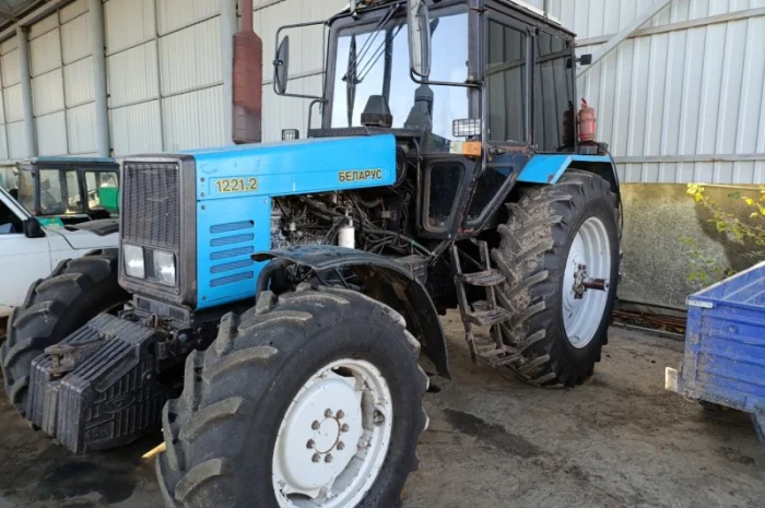 Трактор МТЗ 1221- фото № 3