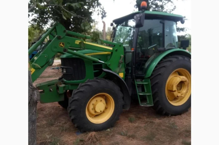 Трактор John Deere 6130 D- фото № 3