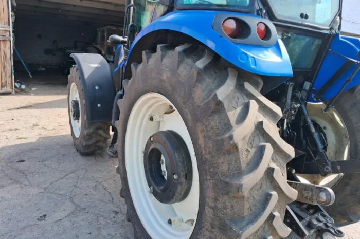 Трактор New Holland TD 5.110- фото № 11