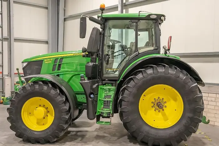Трактор John Deere 6230R- фото № 3