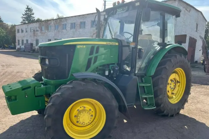 Трактор John Deere 6110B- фото № 1