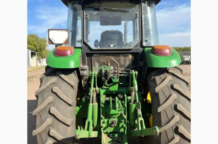 Трактор John Deere 6110B- фото № 3