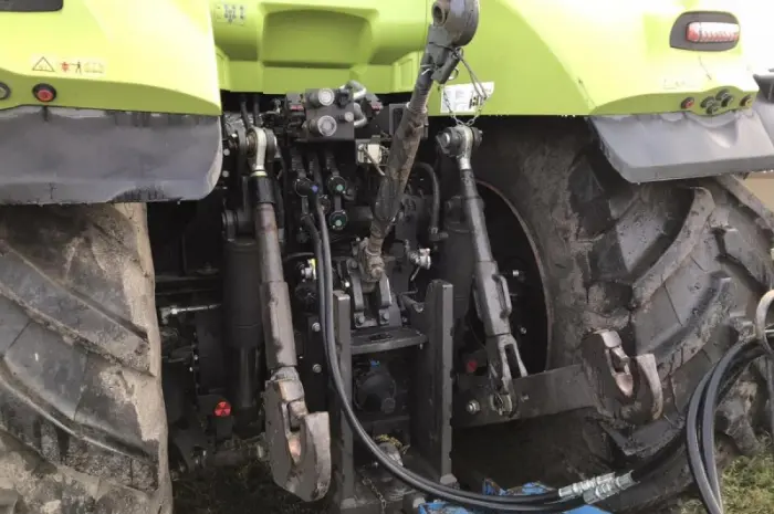 Трактор Claas Axion 930- фото № 3