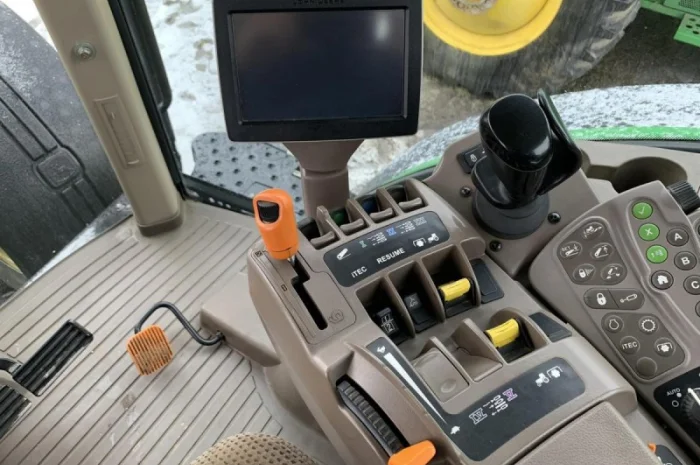 Трактор John Deere 7260R- фото № 5