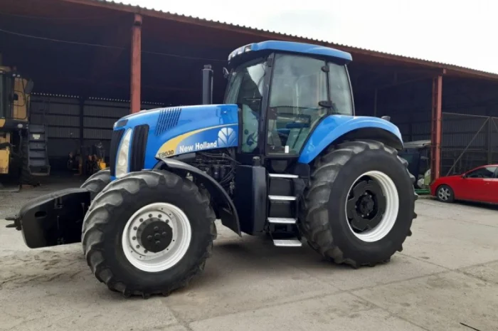 Трактор New Holland T8030- фото № 3