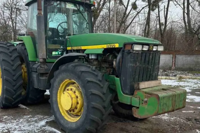 Трактор John Deere 8400- фото № 1