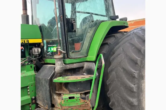 Трактор John Deere 8400- фото № 3