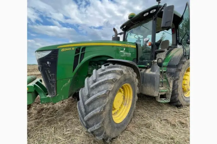 Трактор John Deere 8345R- фото № 2