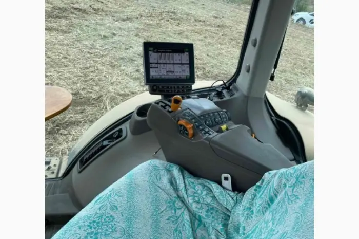 Трактор John Deere 8345R- фото № 7