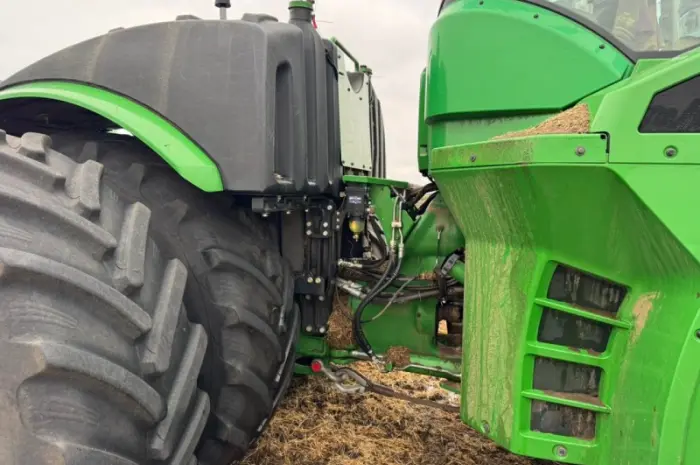 Трактор John Deere 9520R- фото № 5
