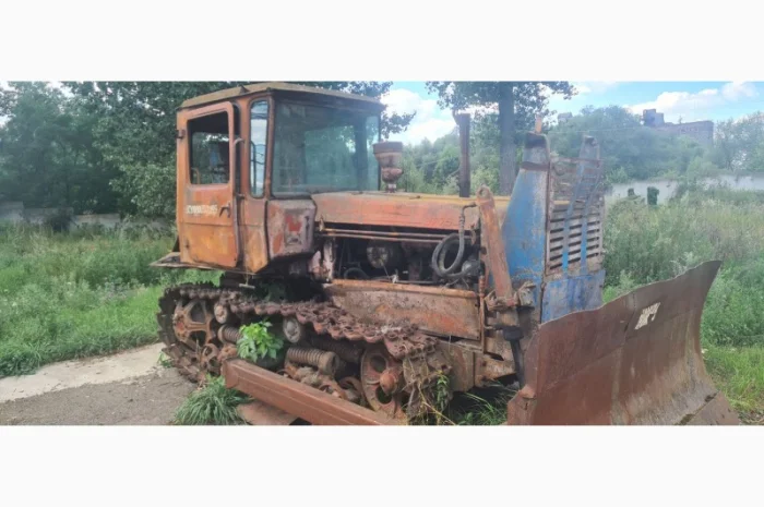 Продам на запчастини гусеничний трактор ДТ-75- фото № 2