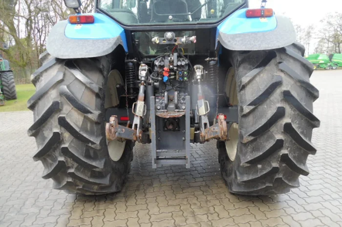 Трактор New Holland TM 150 2001 года- фото № 5