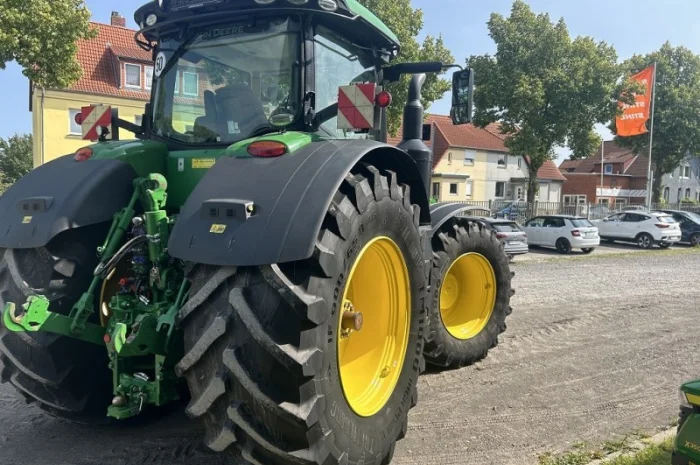 John Deere 8400R Ultimate Edition 2018 р- фото № 2