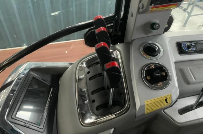 Трактор колісний RAGNAR R200 (200 к.с.)- фото № 6