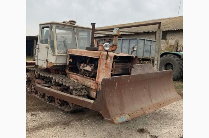 Трактор гусеничный ХТЗ Т-150Д. бульдозер гусеничный. трактор- фото № 1