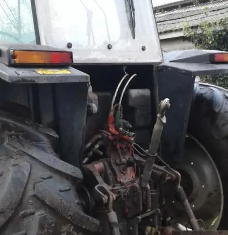 Колісний трактор MASSEY FERGUSON 3125- фото № 3