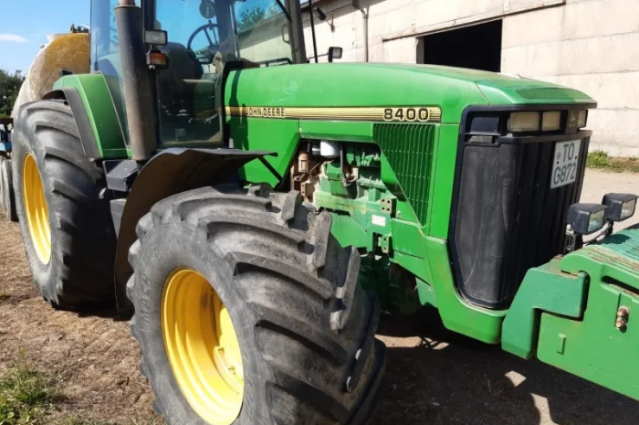 Трактор John Deere 8400- фото № 10