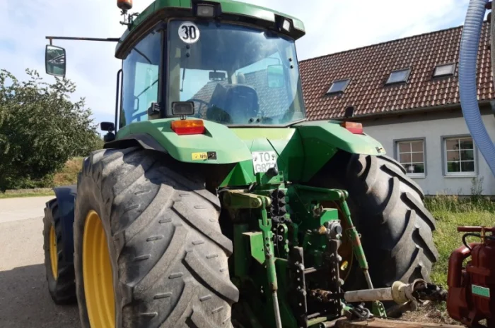 Трактор John Deere 8400- фото № 4