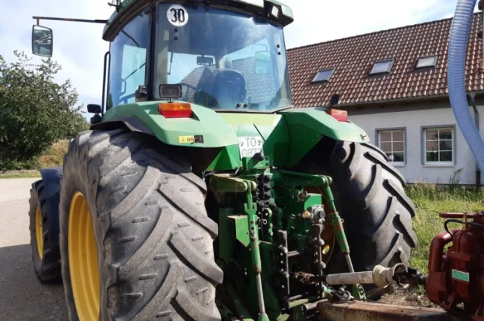 Трактор John Deere 8400- фото № 8