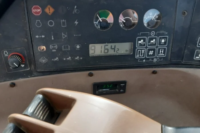 Трактор John Deere 8400- фото № 9