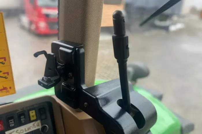 Трактор JOHN DEERE 7820 - 2006 рік- фото № 15