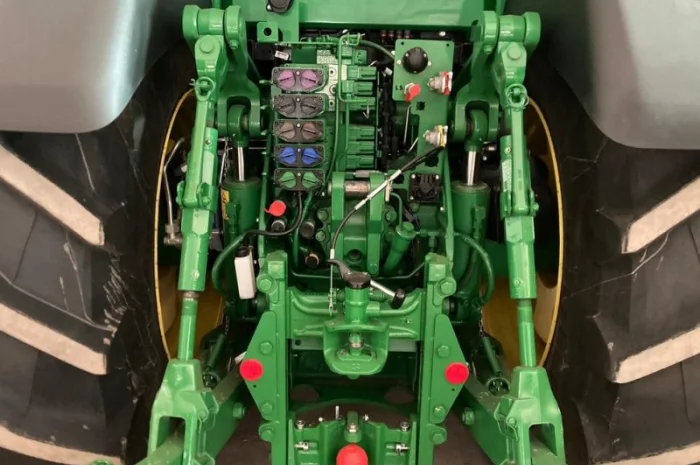 Трактор John Deere 8R370- фото № 8