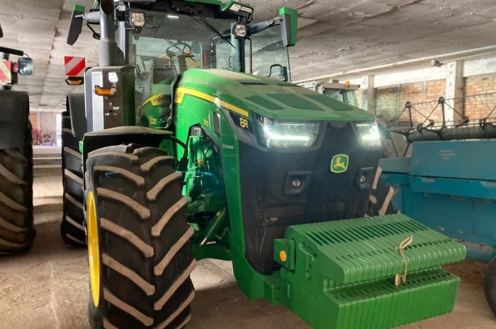Трактор John Deere 8R370- фото № 9