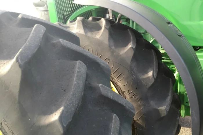 7000 м.ч. 2005 г трактор John Deere 8520 (335 л.с.) из США б/у купить- фото № 9