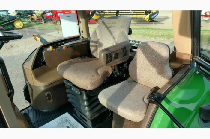 7000 м.ч. 2005 г трактор John Deere 8520 (335 л.с.) из США б/у купить- фото № 3