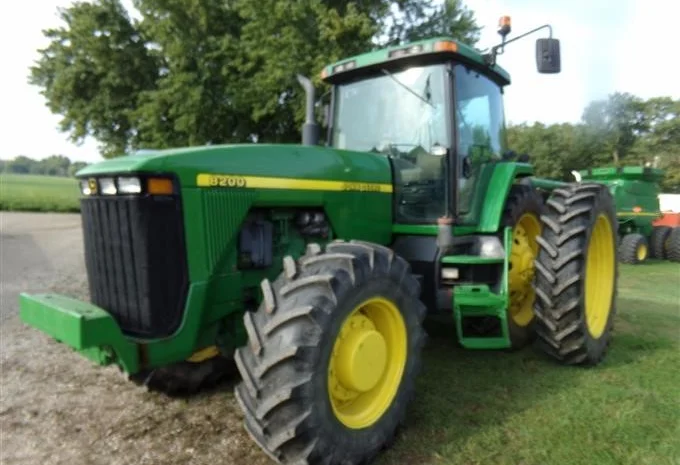 5039 м.ч. трактор из США - John Deere 8200 (180-200 л.с.)- фото № 1