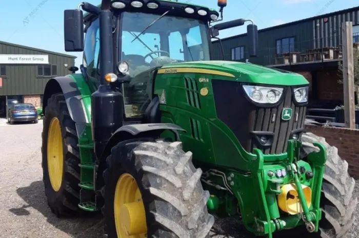 Трактор John Deere 6215R- фото № 1