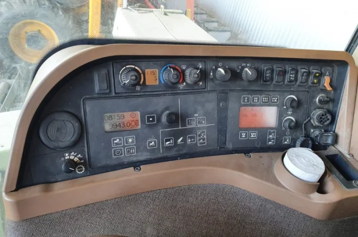 Трактор John Deere 8530- фото № 8