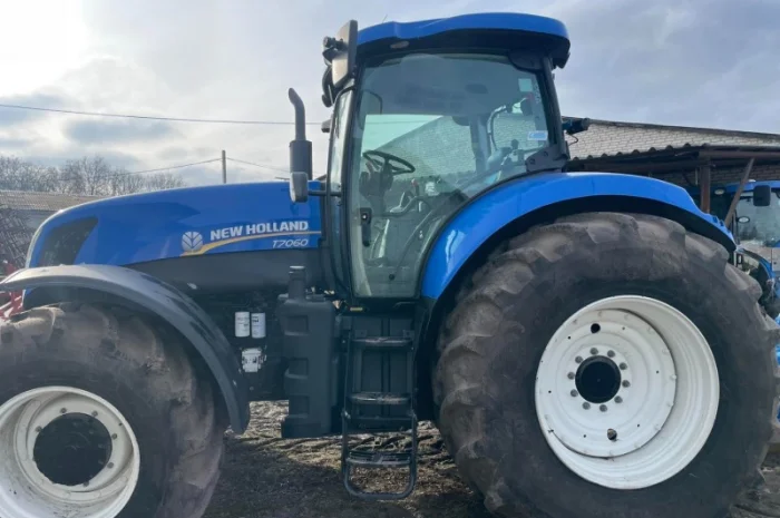 Трактор New Holland T7060- фото № 1