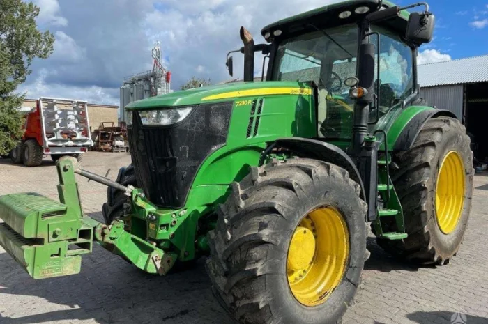 Трактор John Deere 7230R- фото № 1