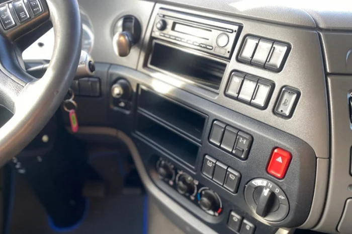 Euro 6 тягач Daf XF 106 FT - 2015 рік- фото № 2