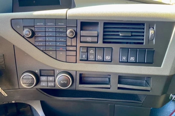 EURO 6 тягач VOLVO FH 460 - 2015 рік- фото № 8