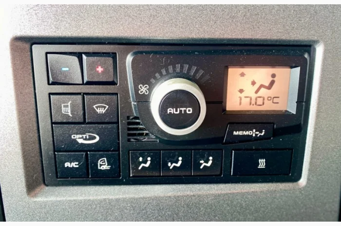 Тягач Renault Range T/T-Series - 2014 рік- фото № 6