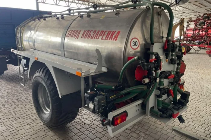 Цистерна напівпричепна РЗС-6 для змішування та дозування розчину (Бочка)- фото № 1